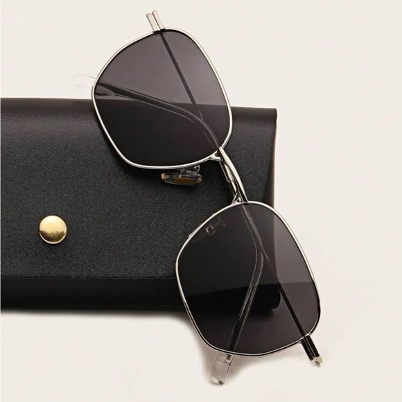 Other - Retro Large Square Grey Lens Sunglasses in Silver Metal OS New